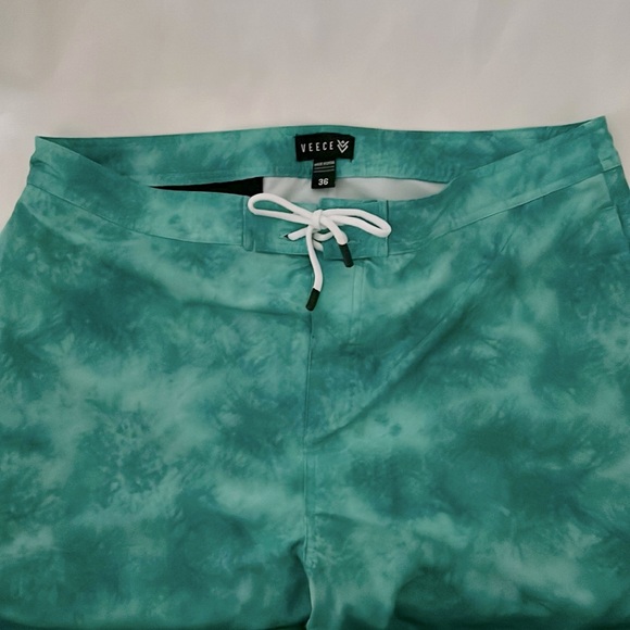 VEECE~Board Shorts / Stretch / Like New - Picture 12 of 15